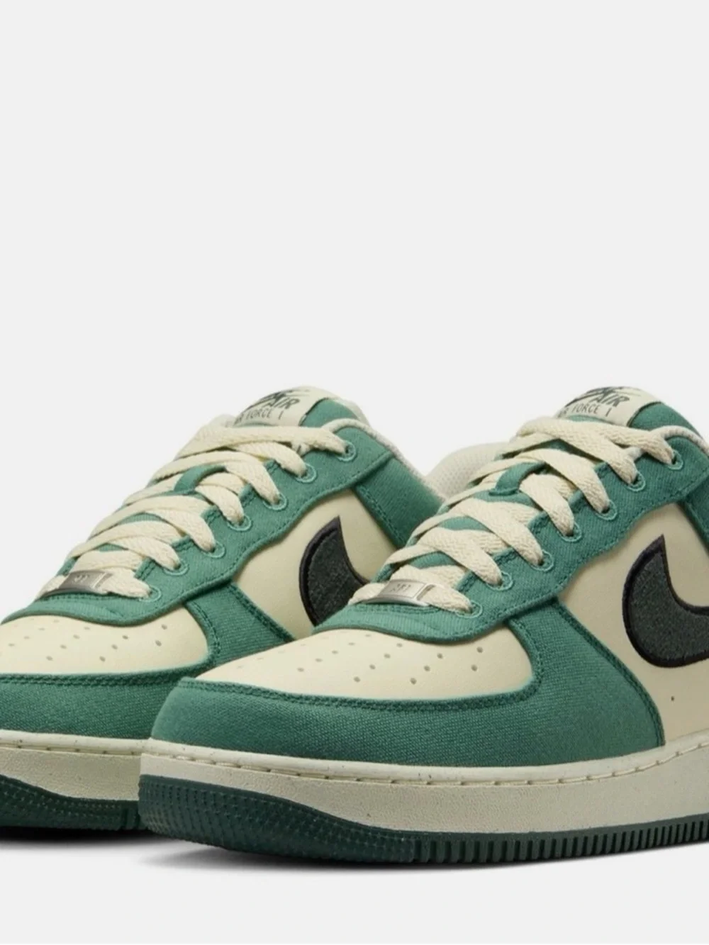 Nike Kids Low-Top Teal, Cream & Black Sneakers
